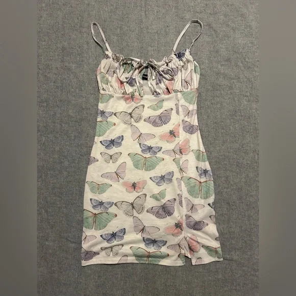 Pretty Little Thing Butterfly Dress - Picture 3 of 4